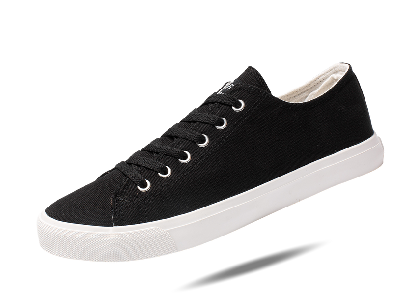 Simple Black/White Skateboard Gum Grip Skateboard Canvas Sneakers Men