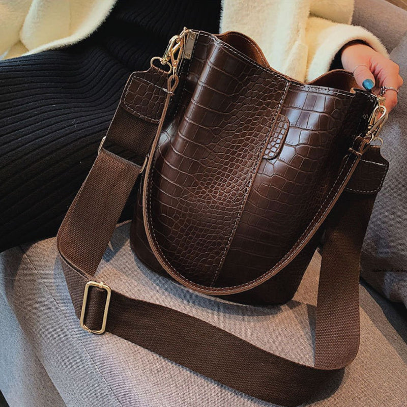 Blake Shoulder Bag -Chocolate Croc-6